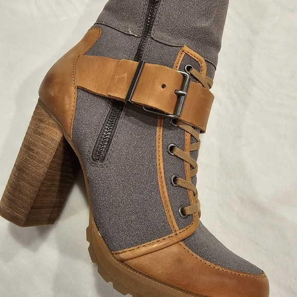 NWT and Box Boots - Picture 3 of 13